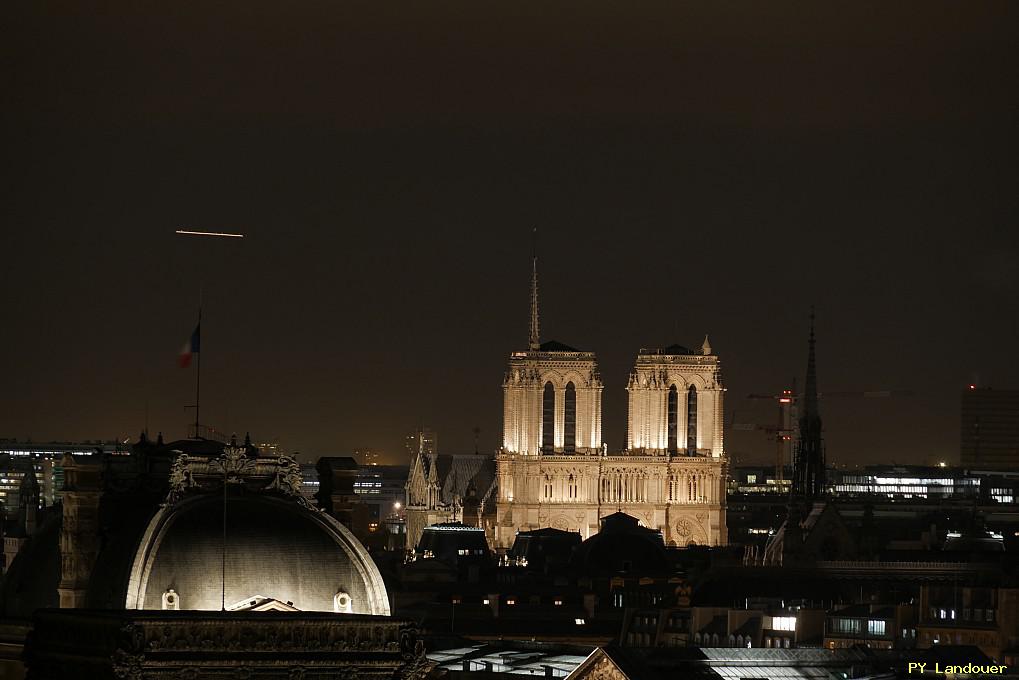 Paris vu d'en haut, Notre-Dame de nuit, 111 rue de Rivoli