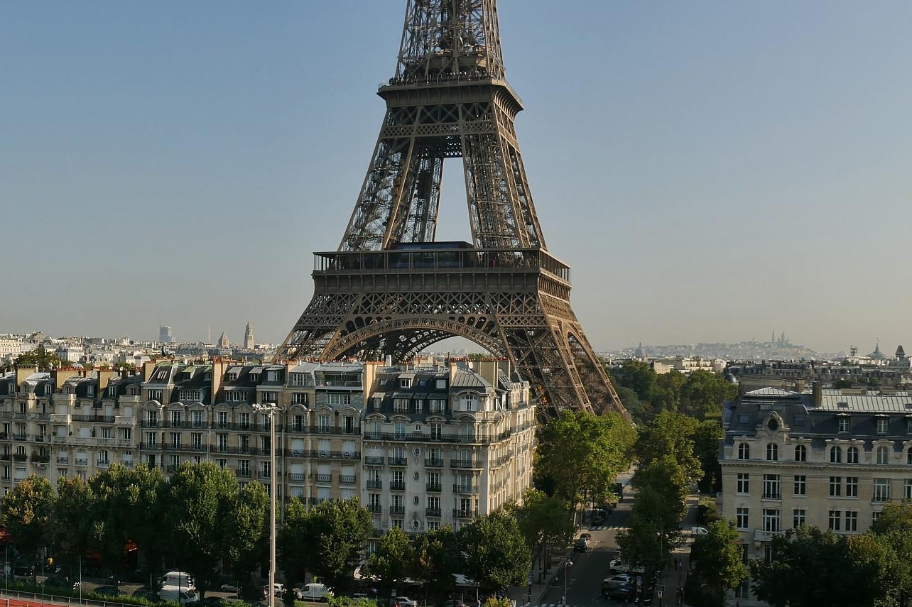 Paris vu d'en haut, Tour Eiffel, 16 rueJean Rey